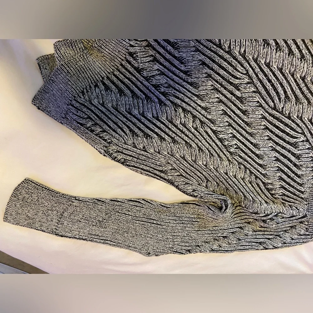 Sweater - Picture 2 of 2